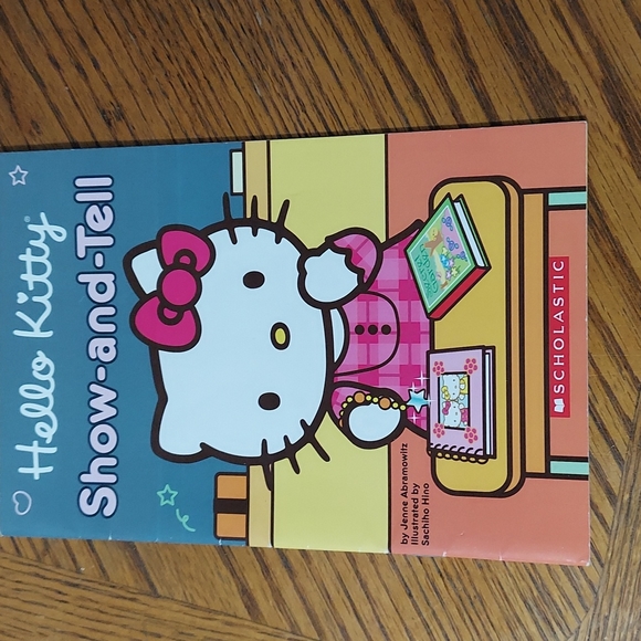 Bundle of Hello Kitty Books - Picture 2 of 11